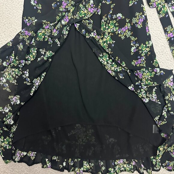 Q + A Los Angeles Maxi Dress Black Floral Ruffle Deep V - Picture 15 of 16